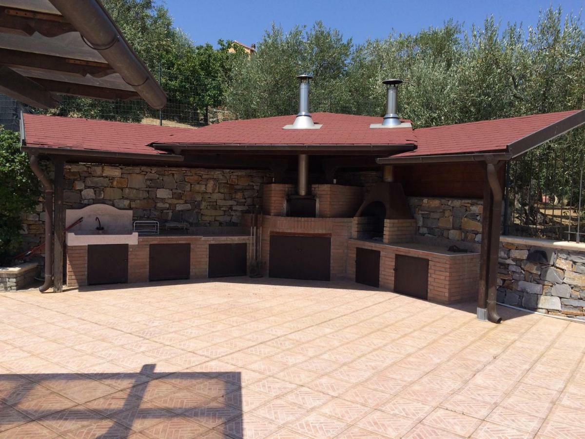 Villa Con Piscina A Imperia, Italy Exterior foto