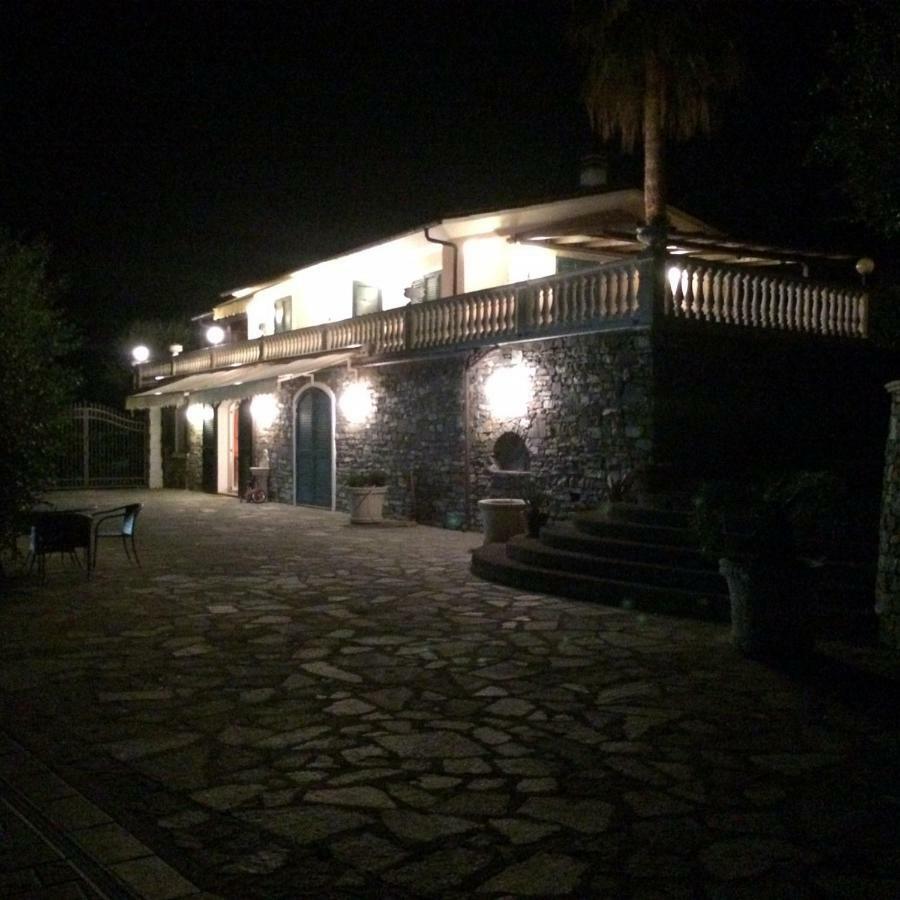 Villa Con Piscina A Imperia, Italy Exterior foto